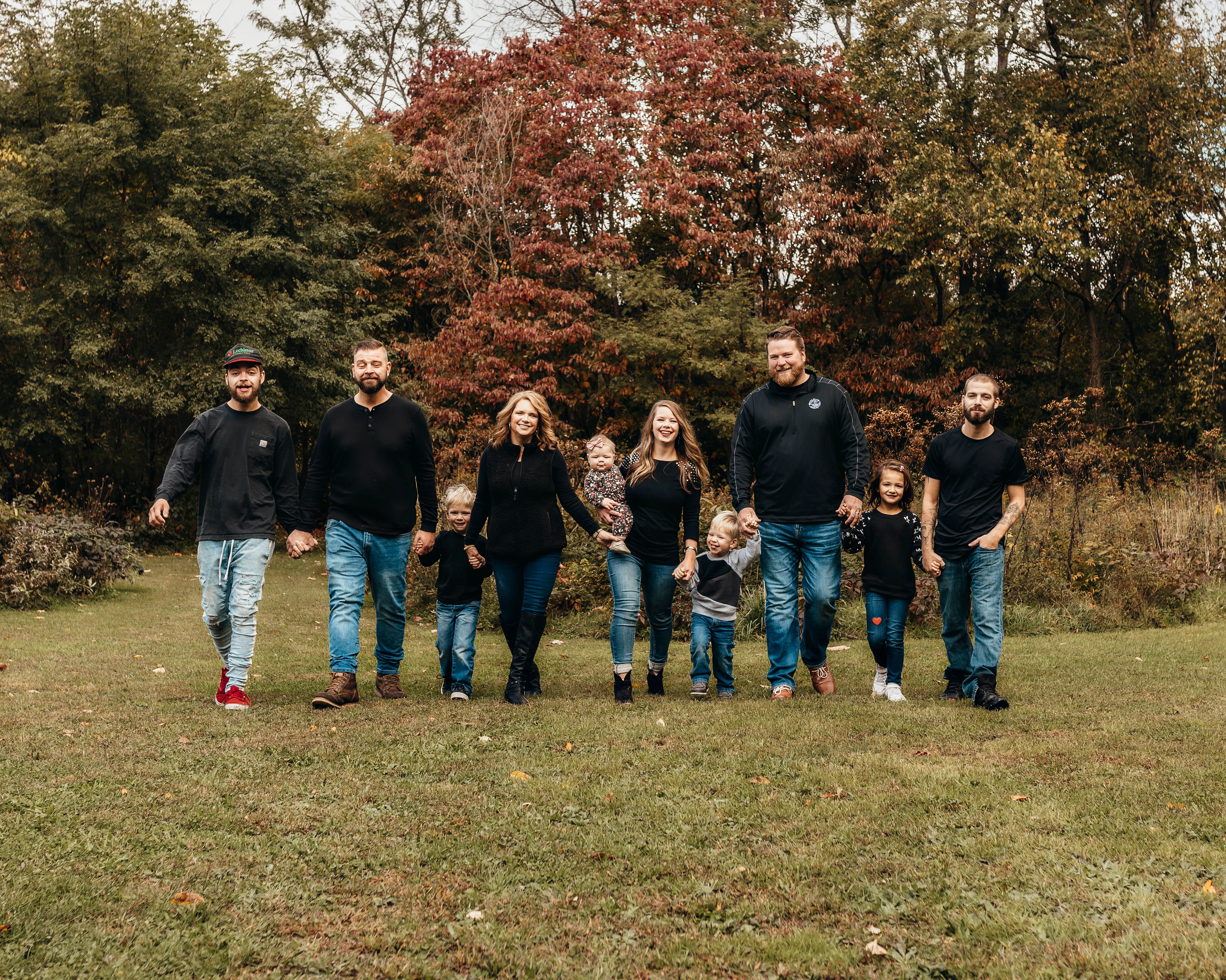 Family portrait session in Mansfield, Ohio — image 1