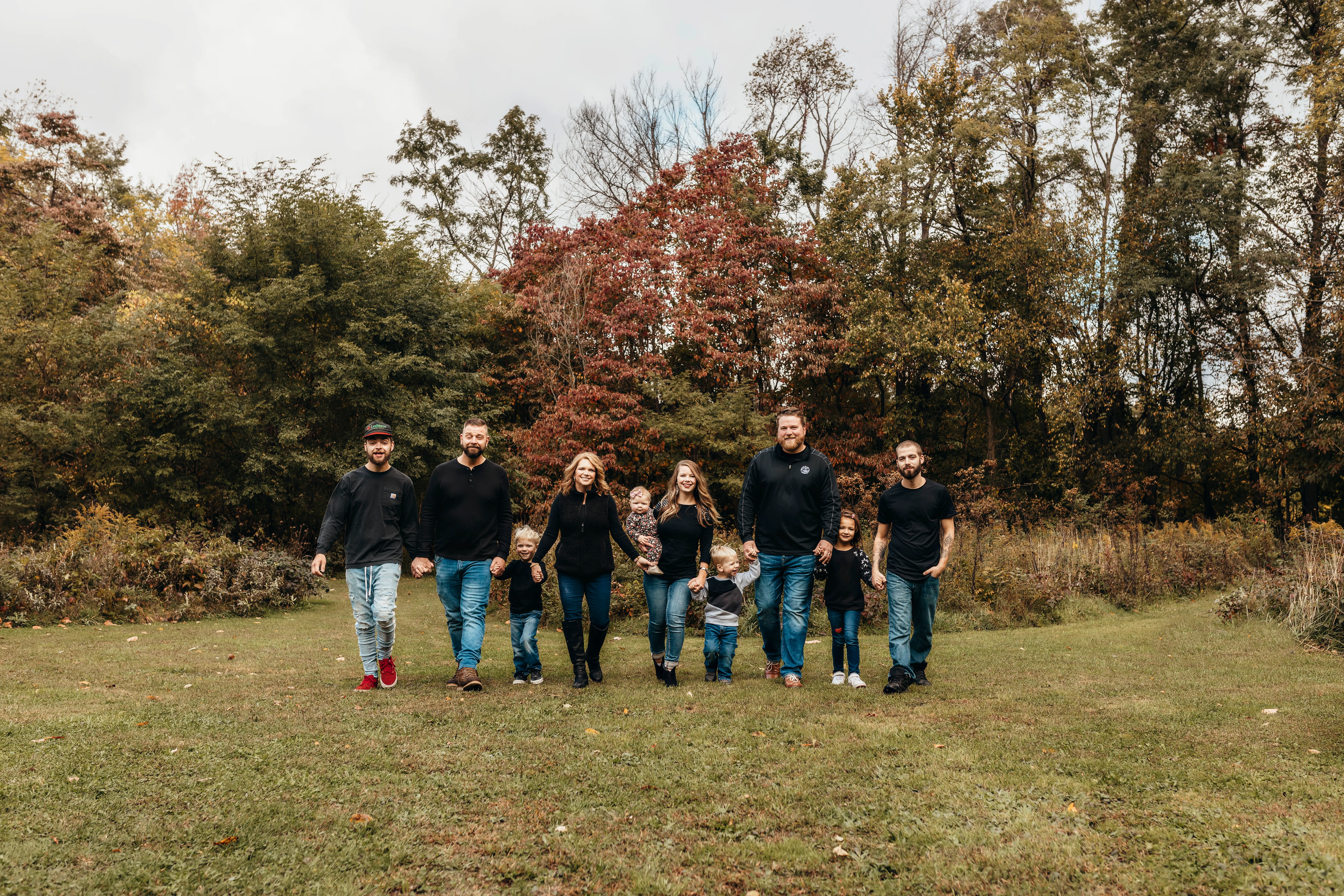Family portrait session in Mansfield, Ohio — image 2