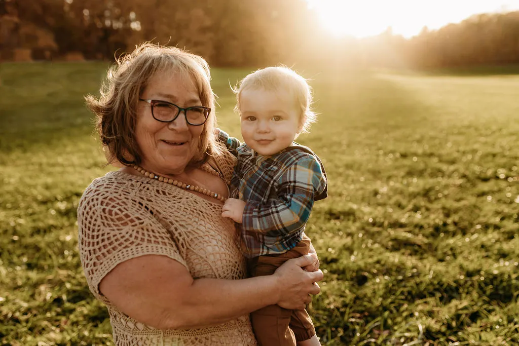 Family portrait session in Mansfield, Ohio — image 43